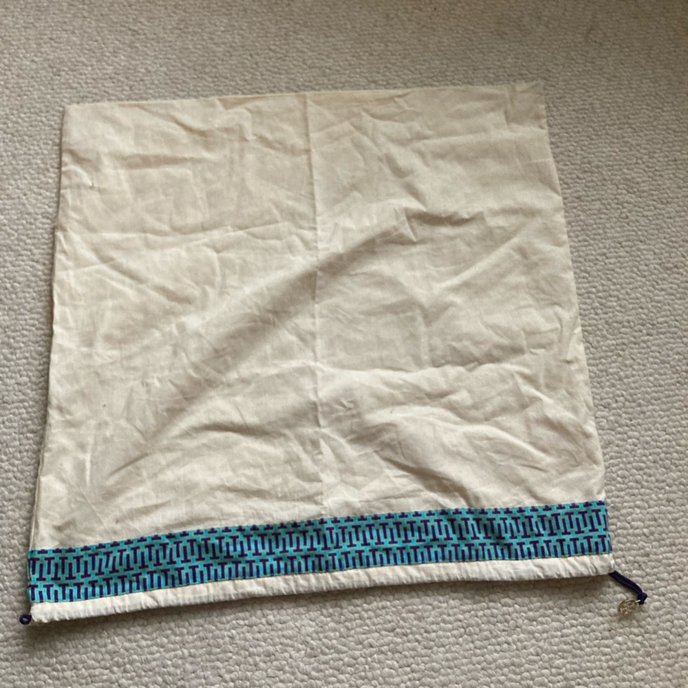 Tory Burch Large Dustbag with medallion